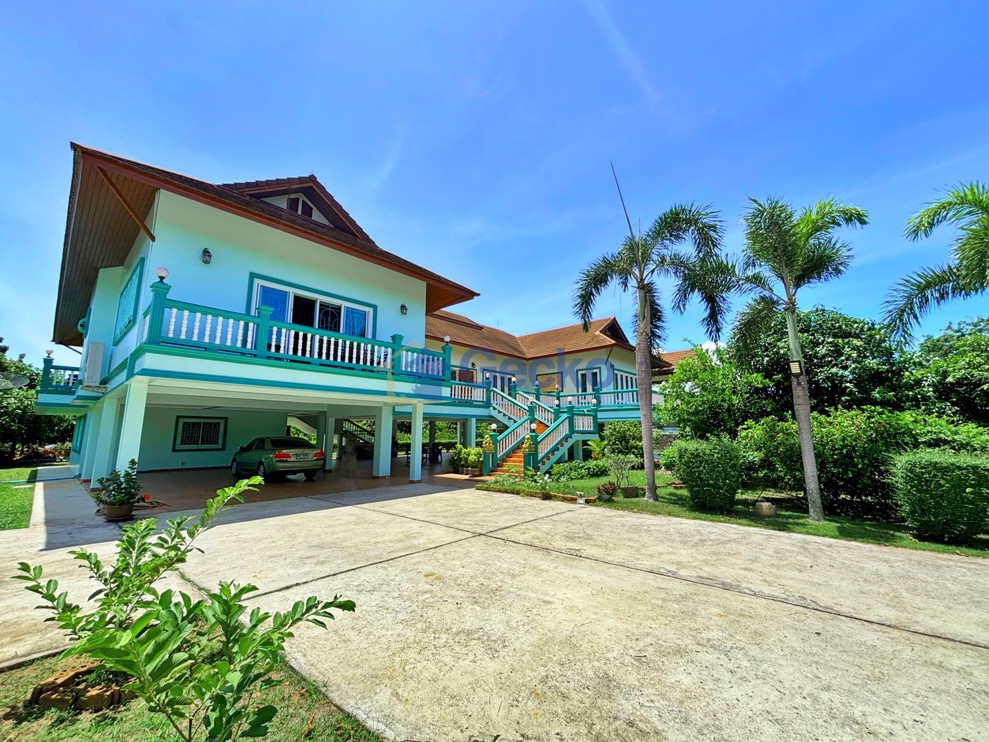 4 Bedrooms House  Huay Yai H013692 (Cover Photo)
