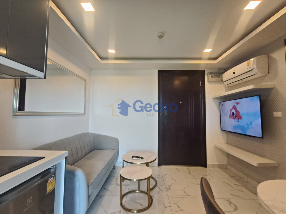 1 Bedroom Condo in Arcadia Center Suites South Pattaya C013693 (Photo 3)