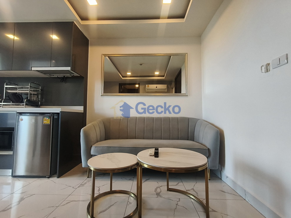 1 Bedroom Condo in Arcadia Center Suites South Pattaya C013693 (Photo 2)