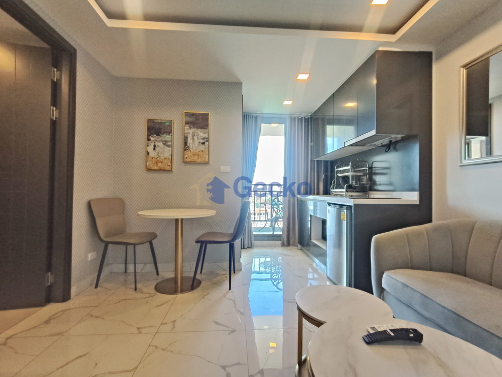 1 Bedroom Condo in Arcadia Center Suites South Pattaya C013693 (Photo 1)