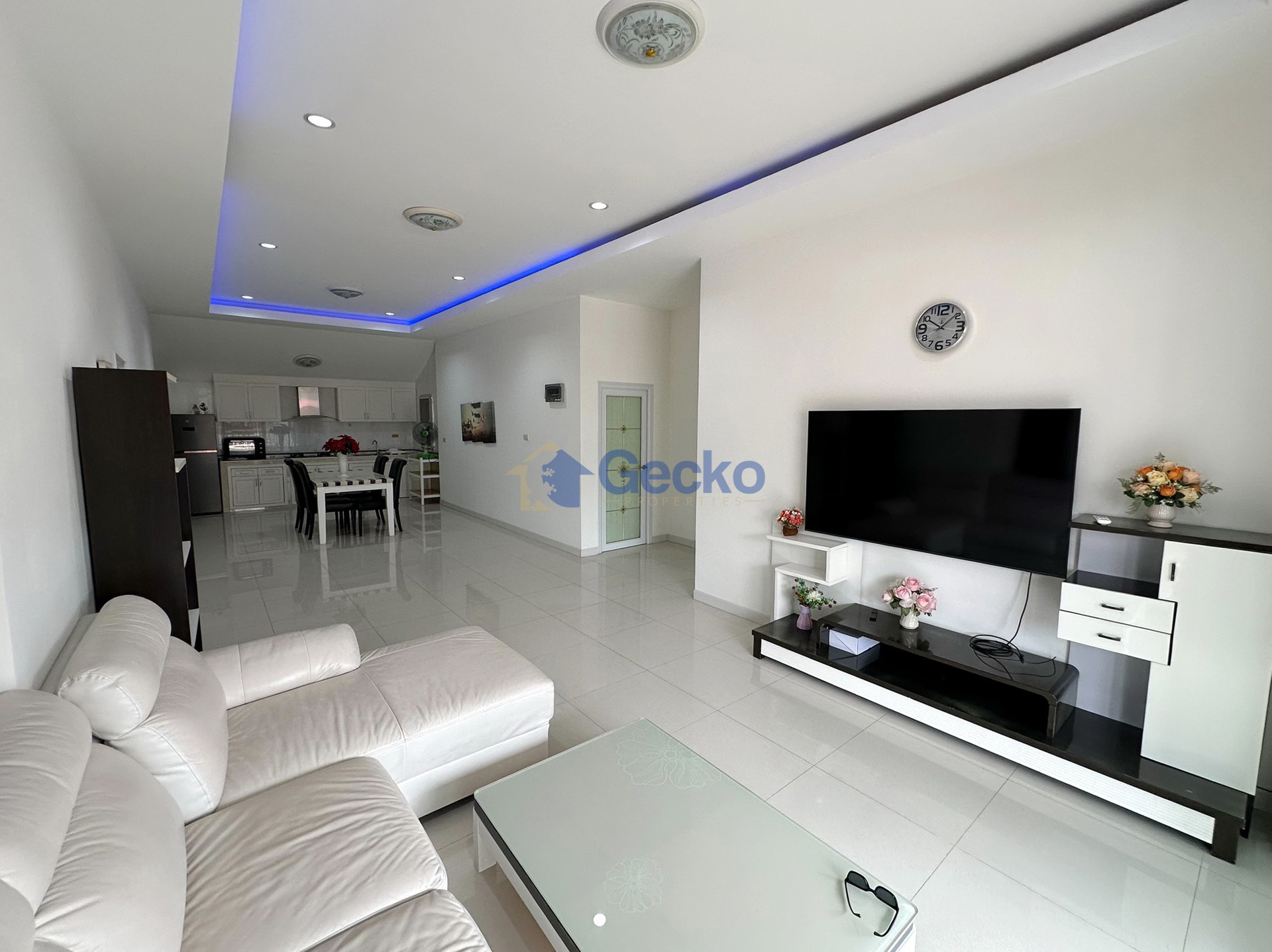 3 Bedrooms House in Chokchai Village 10  East Pattaya H013695