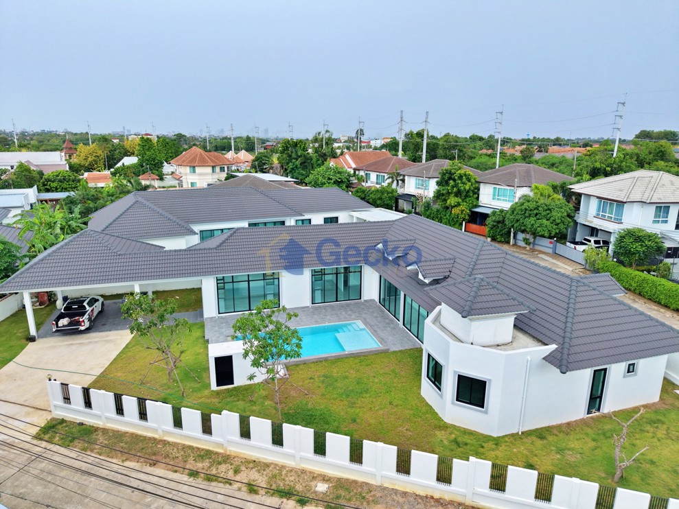3 Bedrooms House in Paradise Villa 3  East Pattaya H013170 (Photo 2)