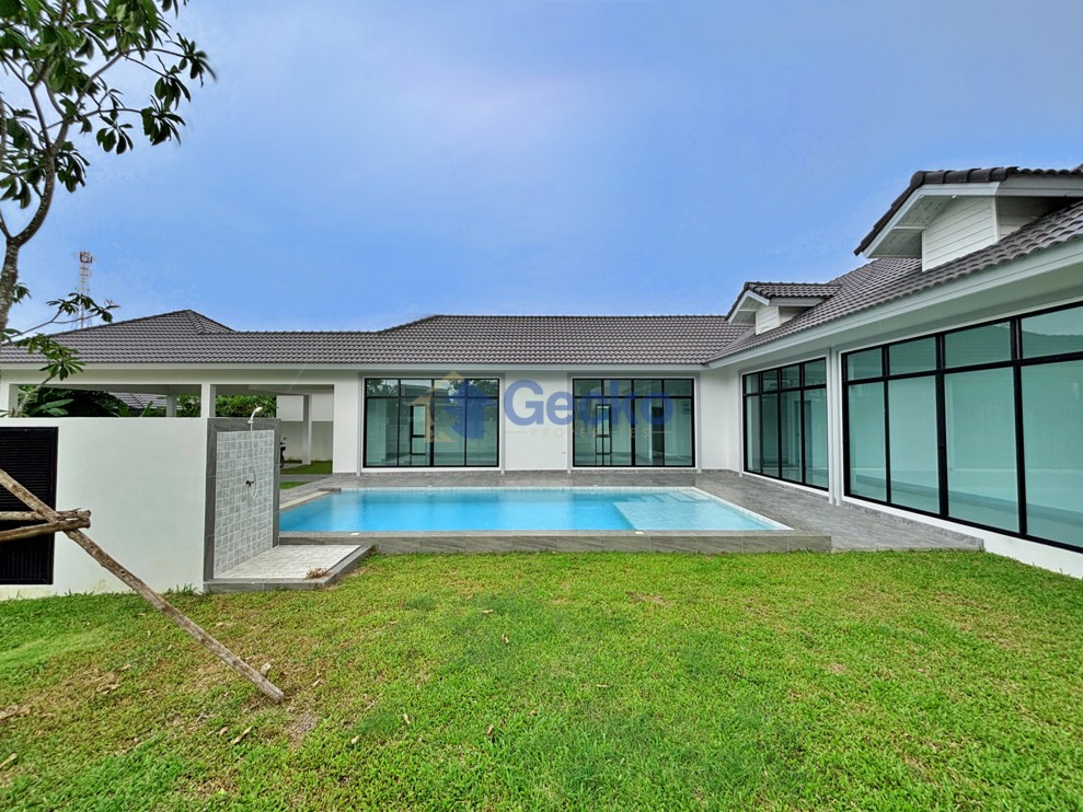 3 Bedrooms House in Paradise Villa 3  East Pattaya H013170 (Cover Photo)
