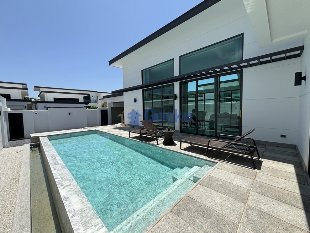 3 Bedrooms House in Layan Residence  East Pattaya H013701 (Photo 1)
