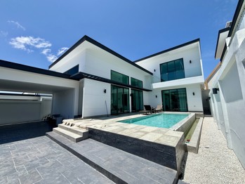 3 ห้องนอน บ้าน in Layan Residence  พัทยาตะวันออก H013701