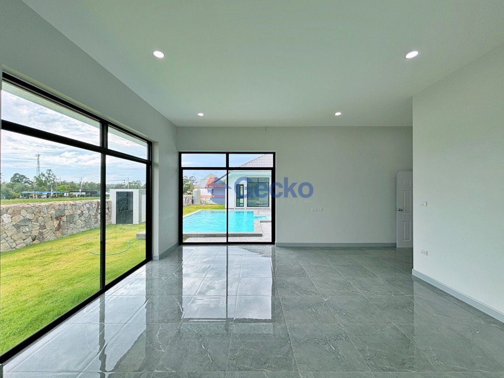3 Bedrooms House in Paradise Villa 3  East Pattaya H013703 (Photo 2)