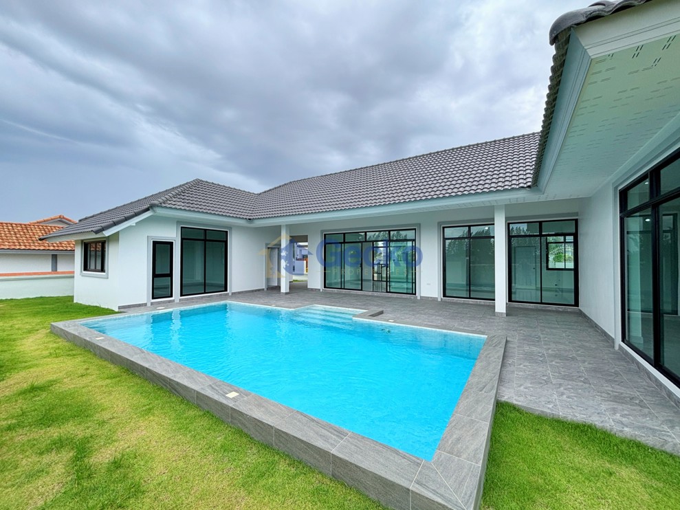 3 Bedrooms House in Paradise Villa 3  East Pattaya H013703 (Cover Photo)