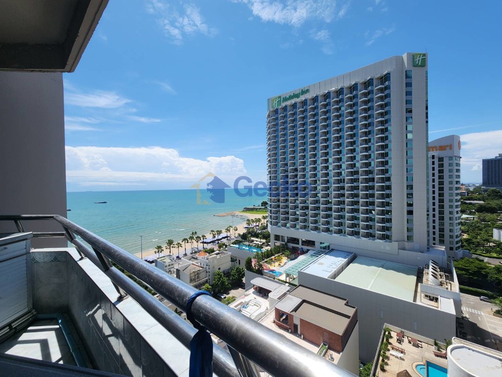 Studio Condo in Markland North Pattaya C013702 (Photo 1)