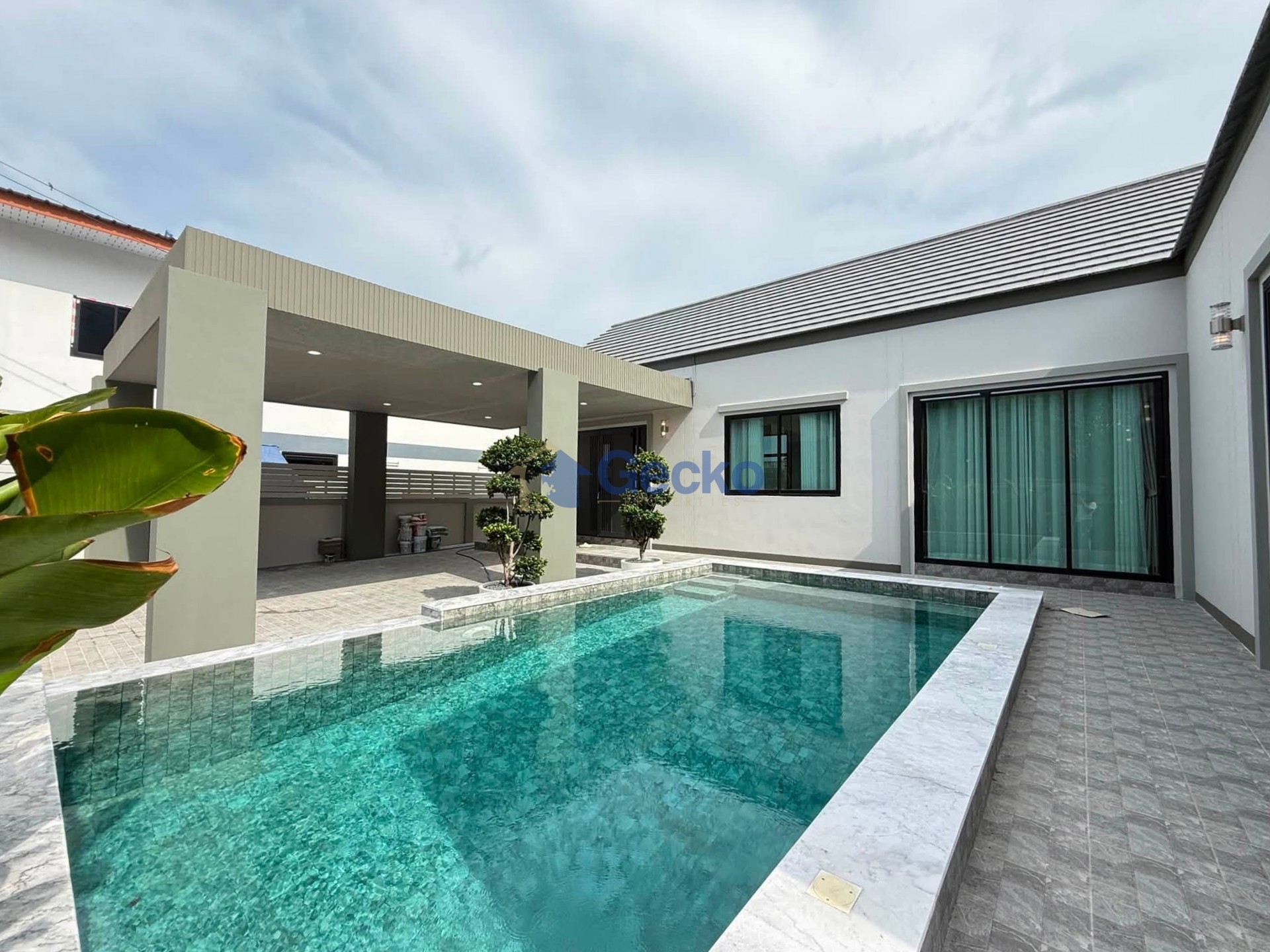 3 Bedrooms House  East Pattaya H013704