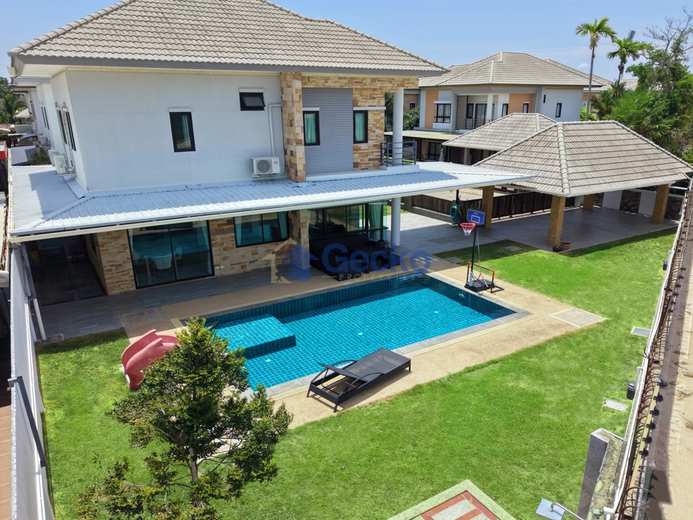 3 Bedrooms House in Patta Village  East Pattaya H012284 (Photo 1)