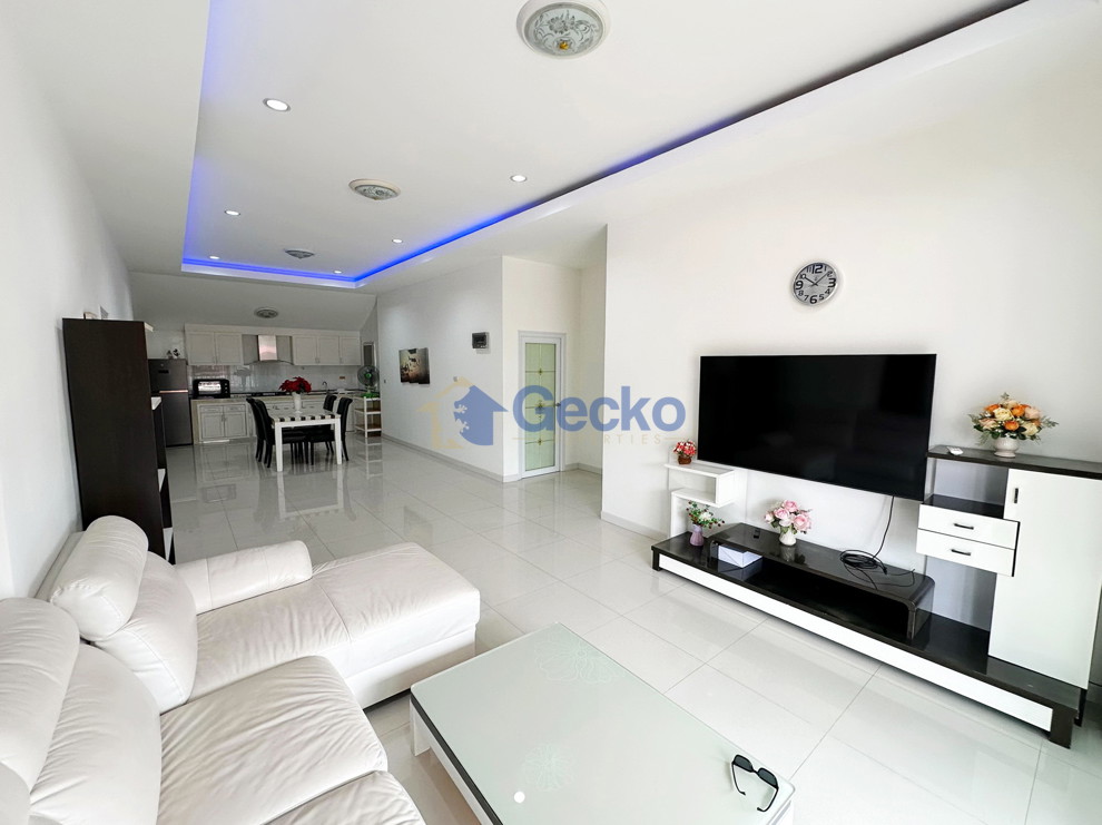 3 Bedrooms House in Chokchai Village 10  East Pattaya H013695 (Photo 2)
