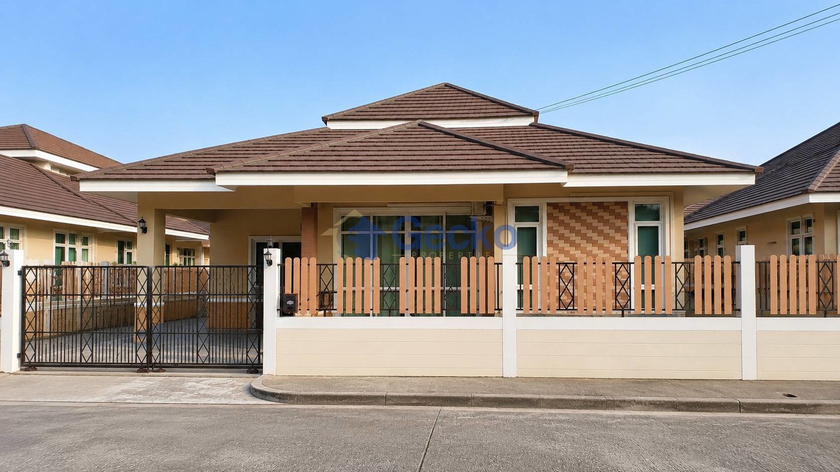 3 Bedrooms House in Chokchai Village 10  East Pattaya H013695