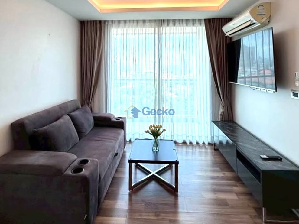 1 Bedroom Condo in The Peak Towers Pratumnak C013706 (Photo 1)