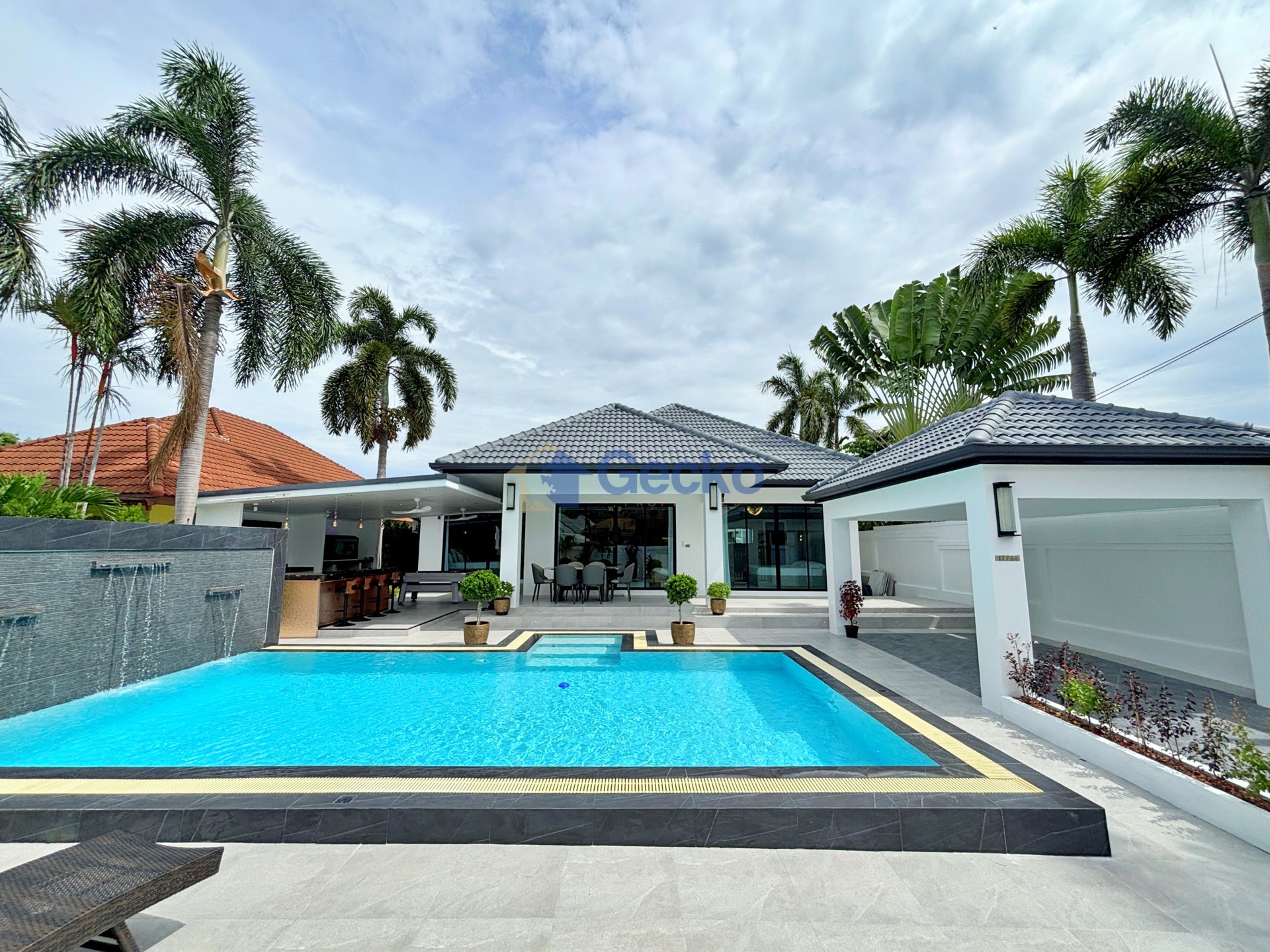 4 ห้องนอน บ้าน in Mabprachan Garden Resort  พัทยาตะวันออก H013707
