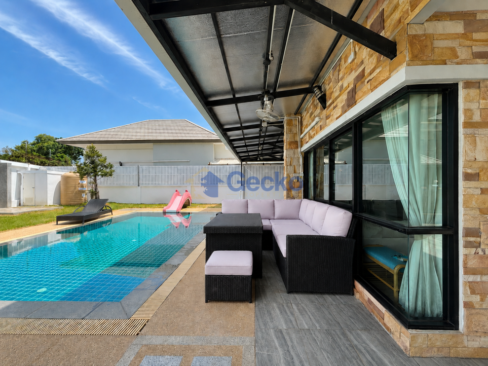 3 Bedrooms House in Patta Village  East Pattaya H012284 (Photo 3)