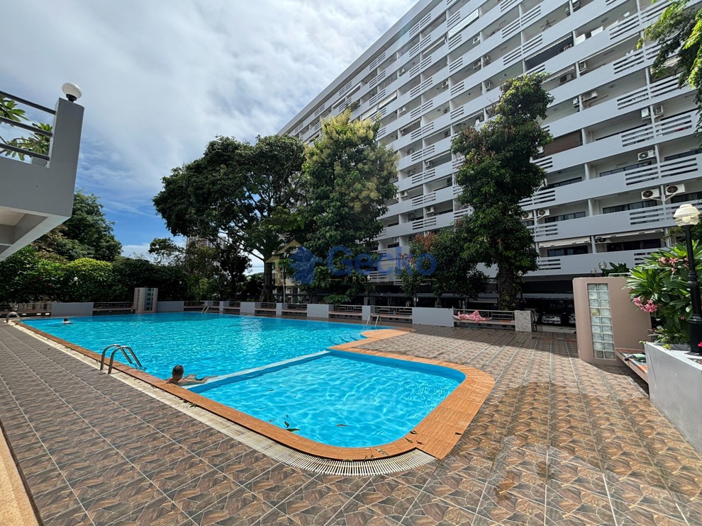Studio Condo in Yensabai Condotel South Pattaya C013710 (Cover Photo)
