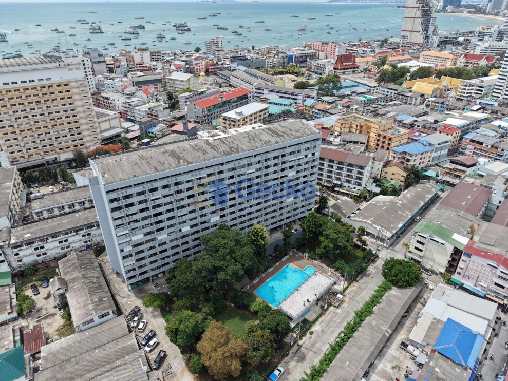 Studio Condo in Yensabai Condotel South Pattaya C013710 (Cover Photo)