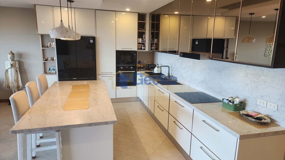 3 Bedrooms Condo in Executive Residence 2 Pratumnak C013714 (Photo 1)