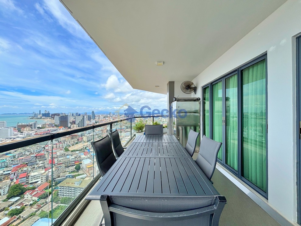 3 Bedrooms Condo in Arcadia Millennium Tower South Pattaya C013715 (Photo 1)