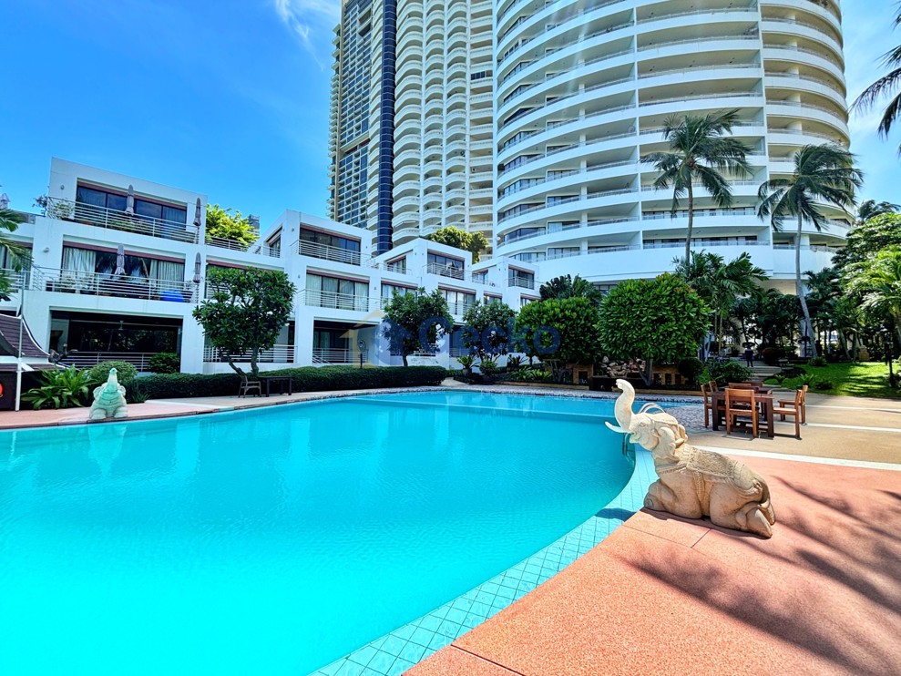 2 Bedrooms Condo in Saranchol Wongamat C013717 (Photo 2)