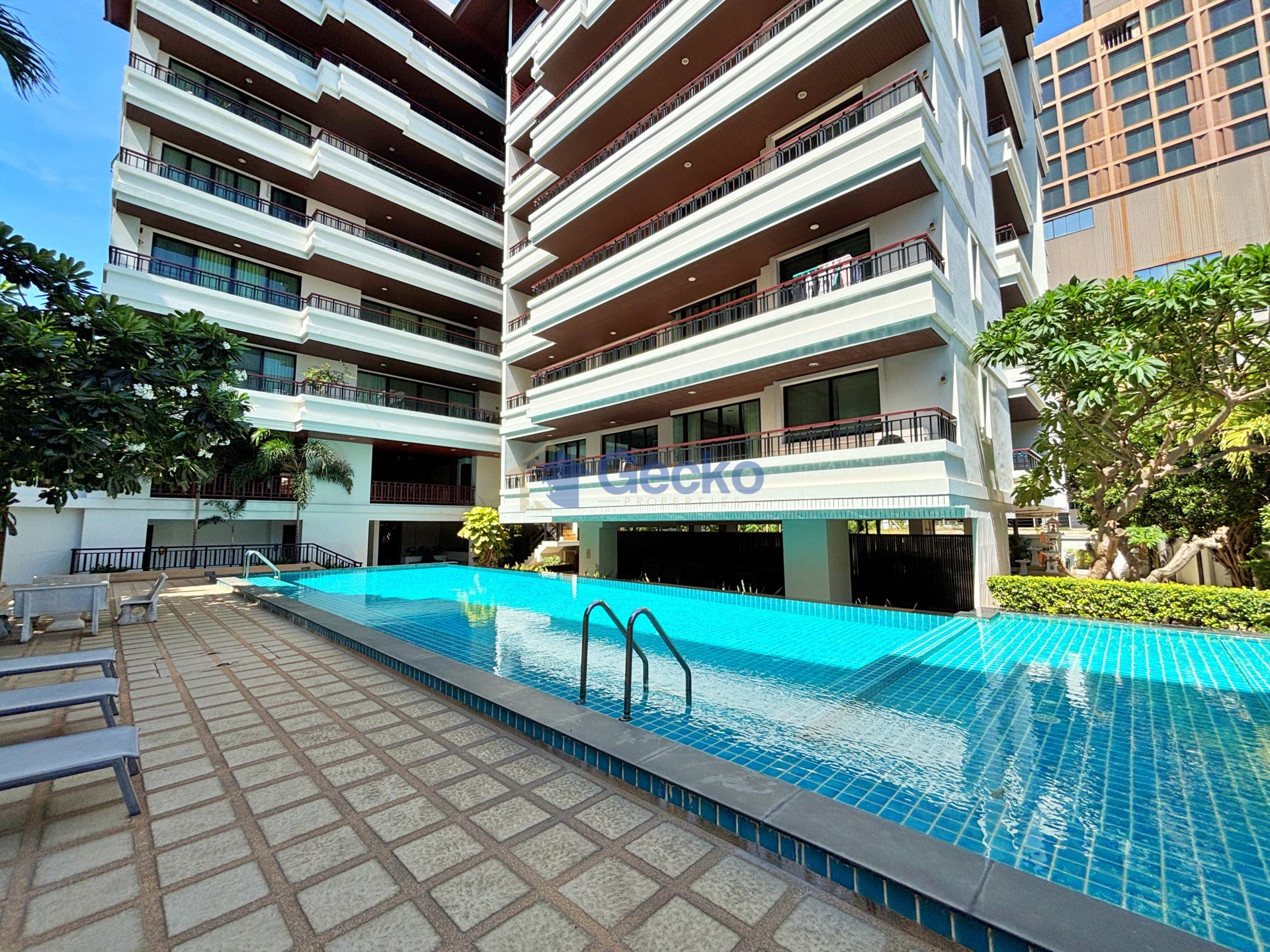 2 Bedrooms Condo in Prime Suites Central Pattaya C013321