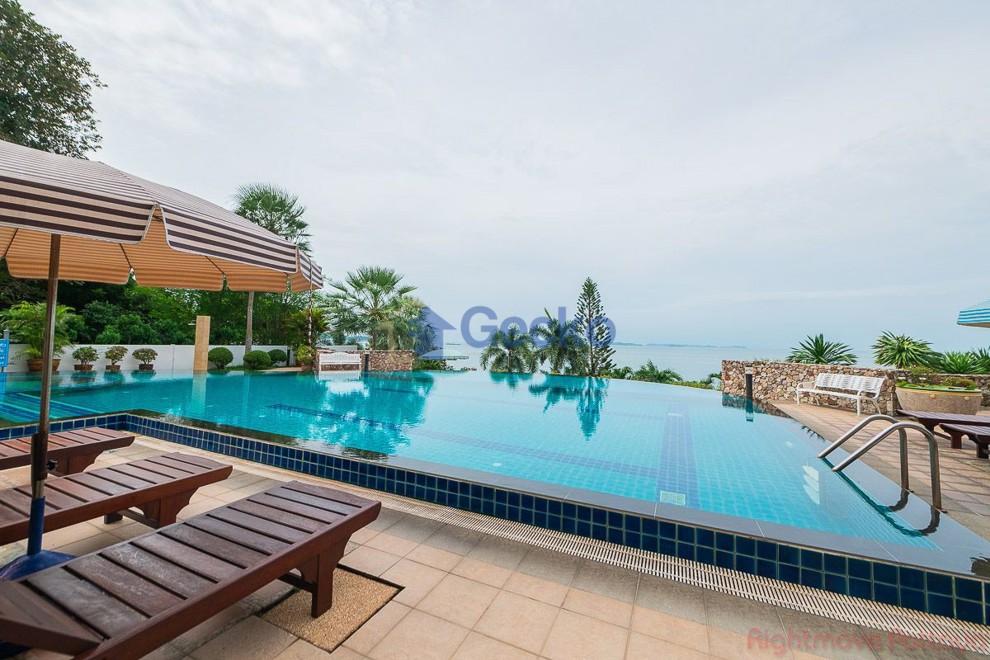 3 Bedrooms Condo in Baan Rimpha North Pattaya C013718 (Photo 2)