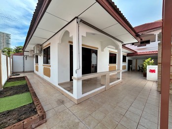 2 ห้องนอน บ้าน in Royal Park Village  จอมเทียน H013720