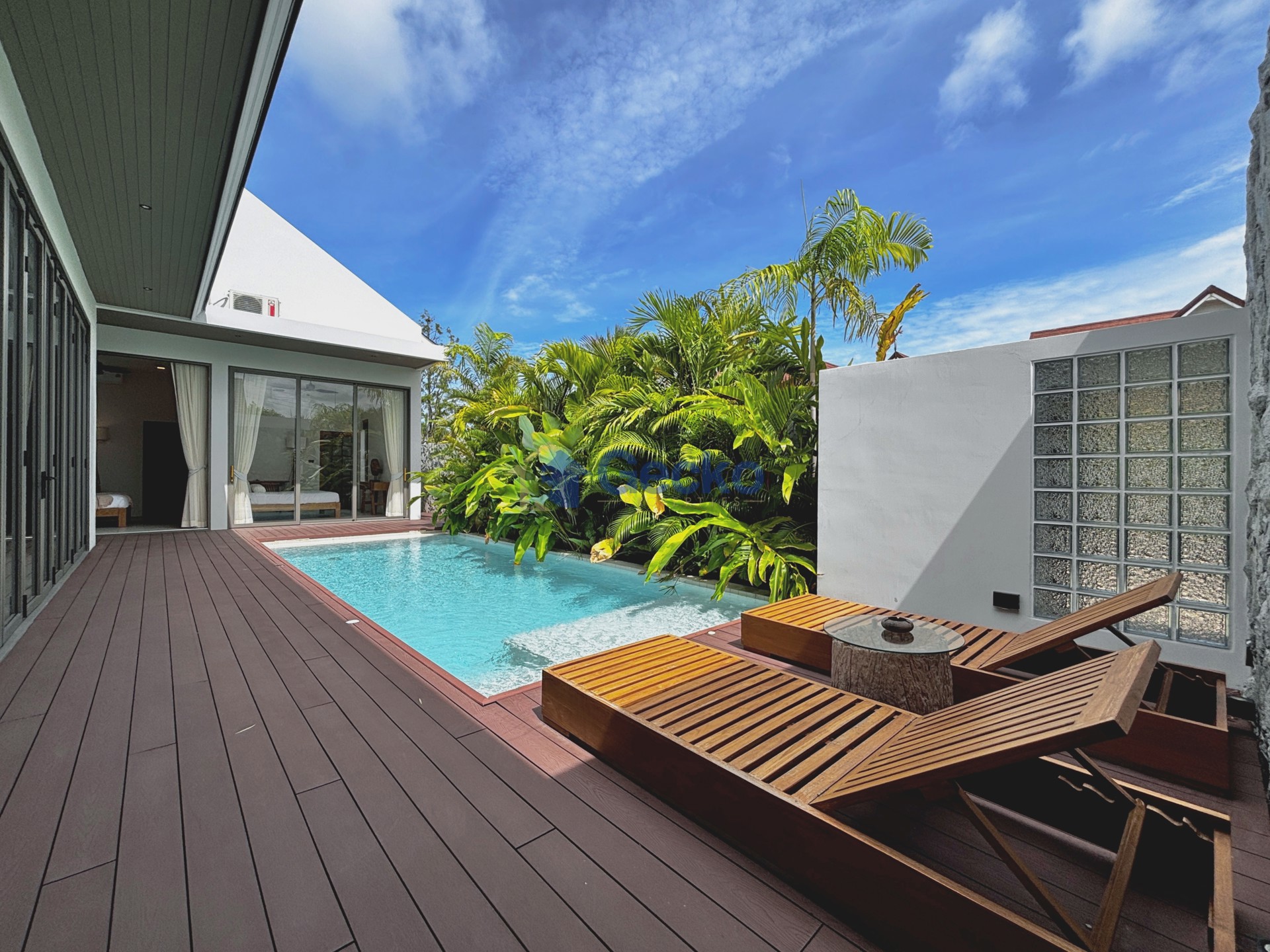 House in Dhewee Resort  East Pattaya H013721