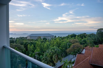 1 Bedroom Condo in The Elegance Pratumnak C012654