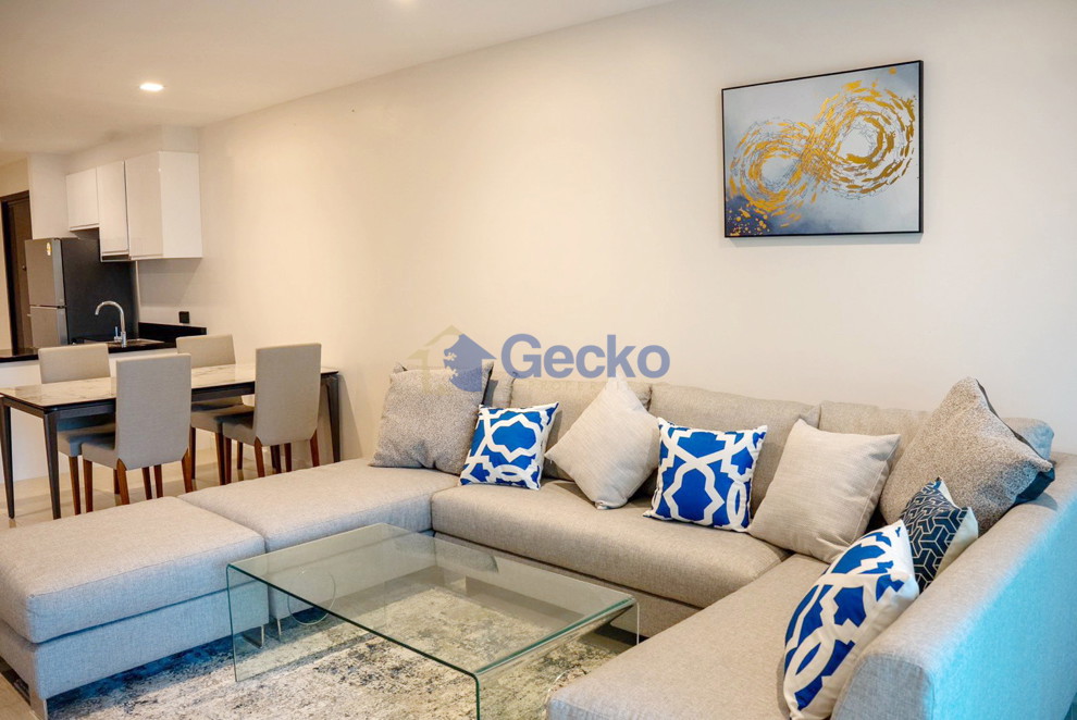 1 Bedroom Condo in The Elegance Pratumnak C012654 (Photo 2)