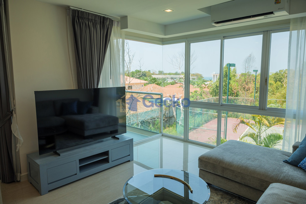 1 Bedroom Condo in The Elegance Pratumnak C010188 (Photo 3)