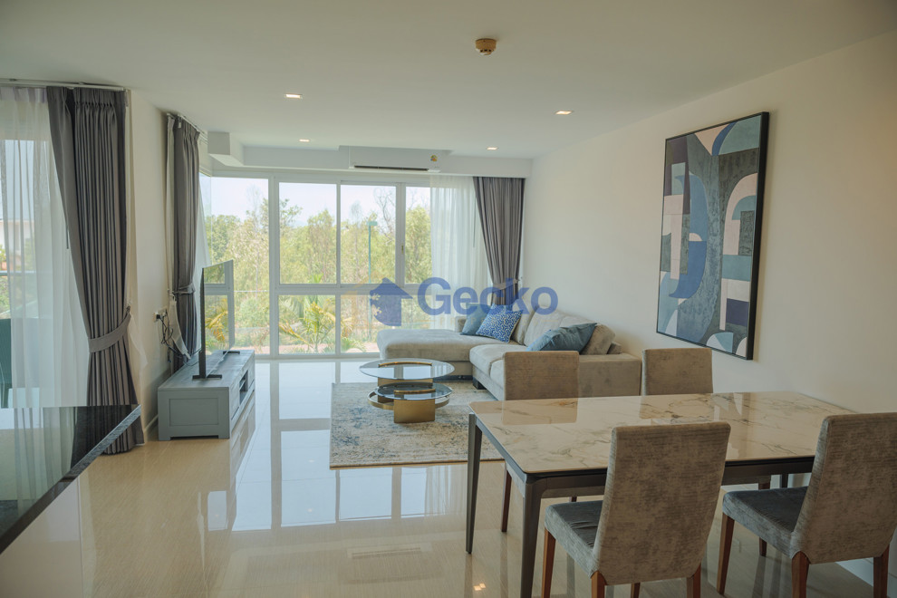 1 Bedroom Condo in The Elegance Pratumnak C010188 (Photo 2)
