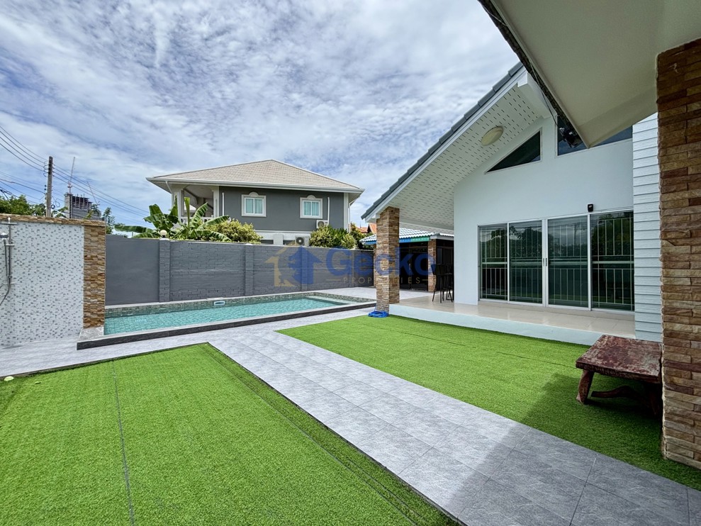 6 Bedrooms House in Pattaya Lagoon  South Pattaya H013731 (Photo 1)