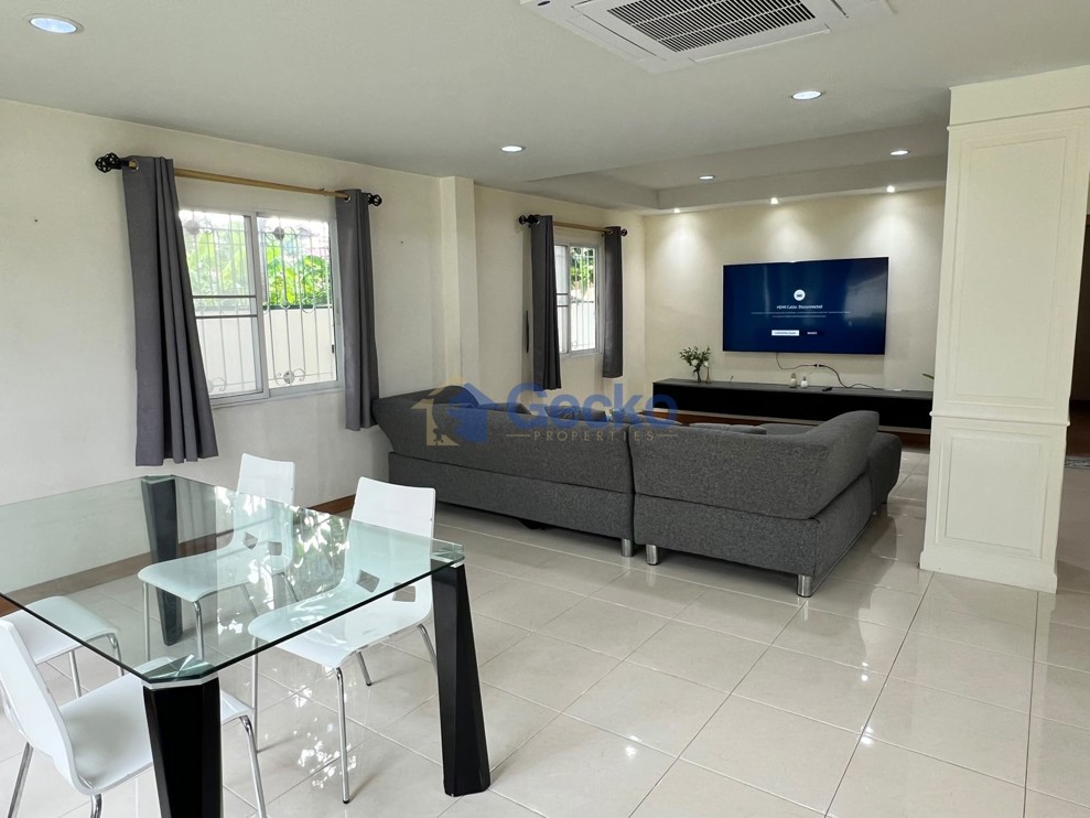 3 Bedrooms House in Green Field Villa 1  East Pattaya H009547 (Photo 4)