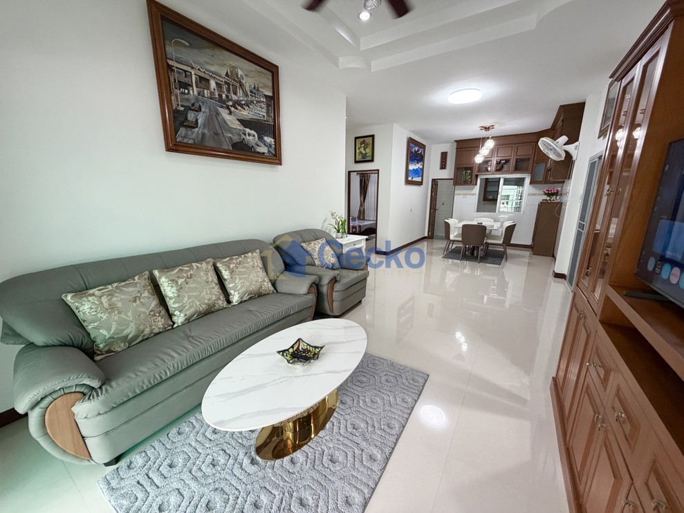 4 Bedrooms House in Baan Chalita  Na Kluea H013739 (Photo 3)