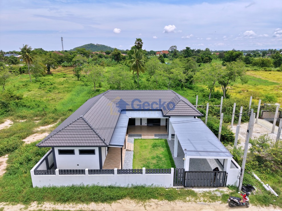 3 Bedrooms House  Huay Yai H013743 (Photo 1)