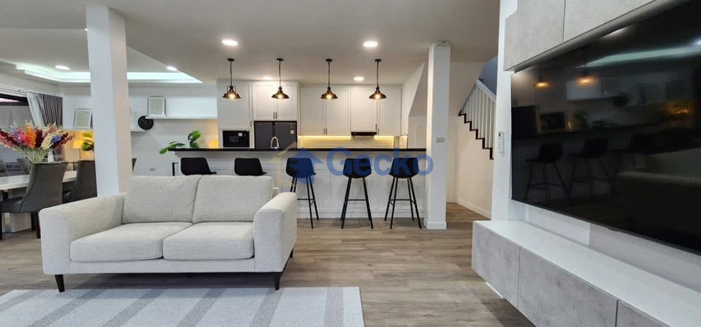 4 Bedrooms House in The Shades Villas  East Pattaya H013279 (Photo 4)