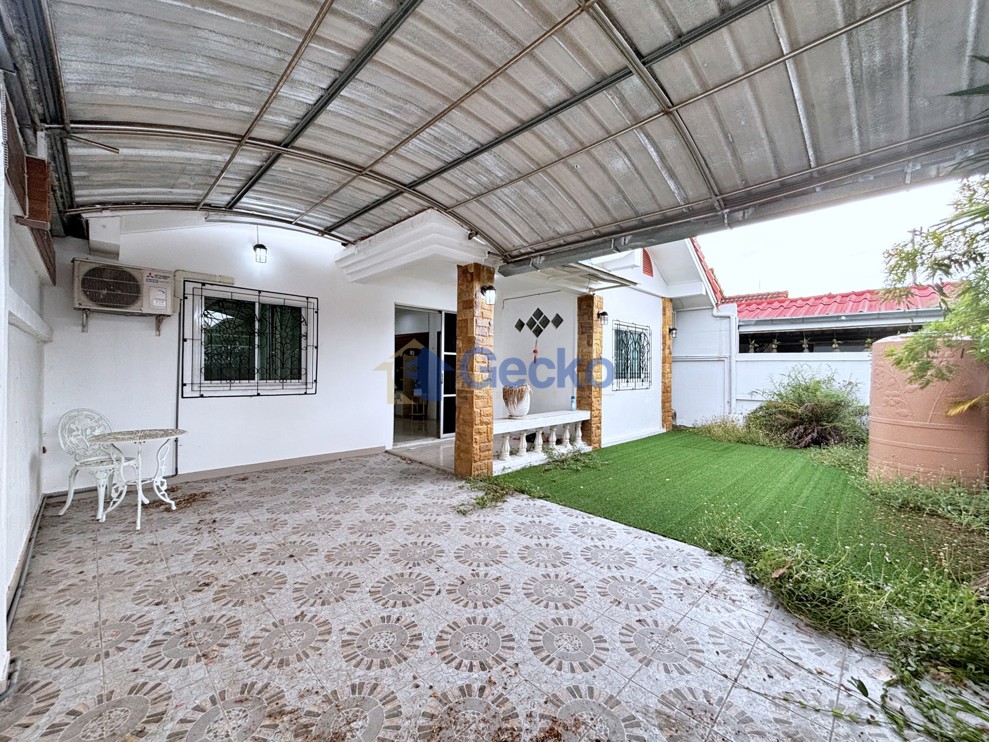 3 Bedrooms House  East Pattaya H013744 (Photo 1)