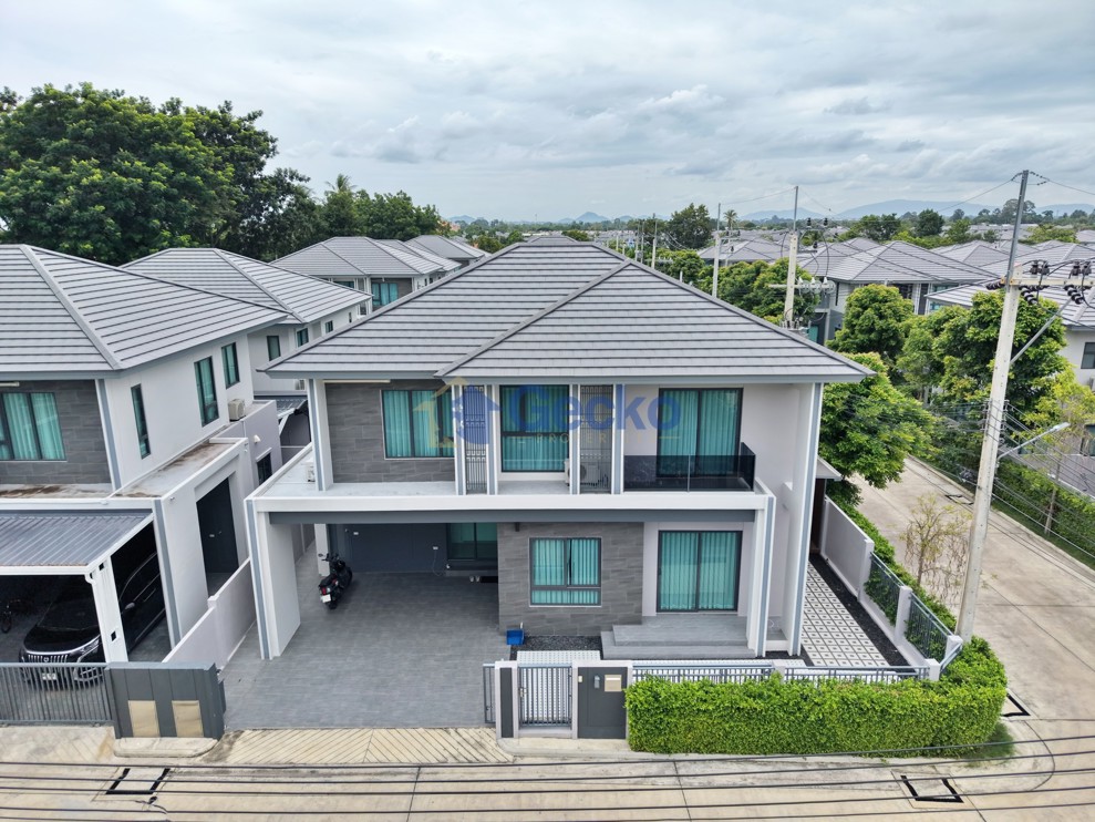 4 Bedrooms House in Patta Element  Bang Lamung H013745 (Photo 4)