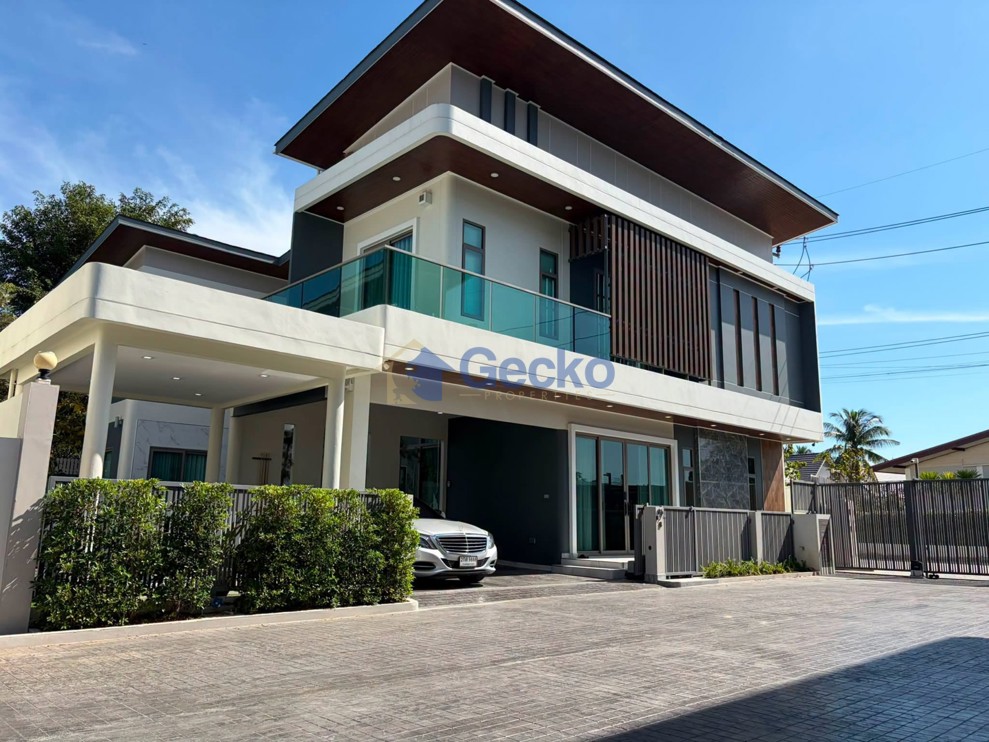 5 Bedrooms House in 98 Lake Ville Mabprachan  East Pattaya H010959 (Photo 1)