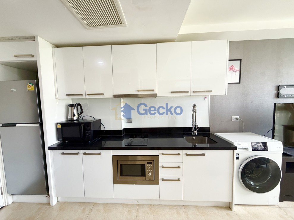 Studio Condo in Centara Avenue Residence and Suites Central Pattaya C013750 (Photo 3)