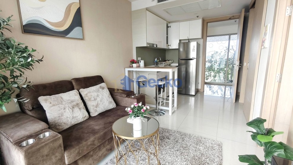 1 Bedroom Condo in The Riviera Jomtien Jomtien C013752 (Photo 1)