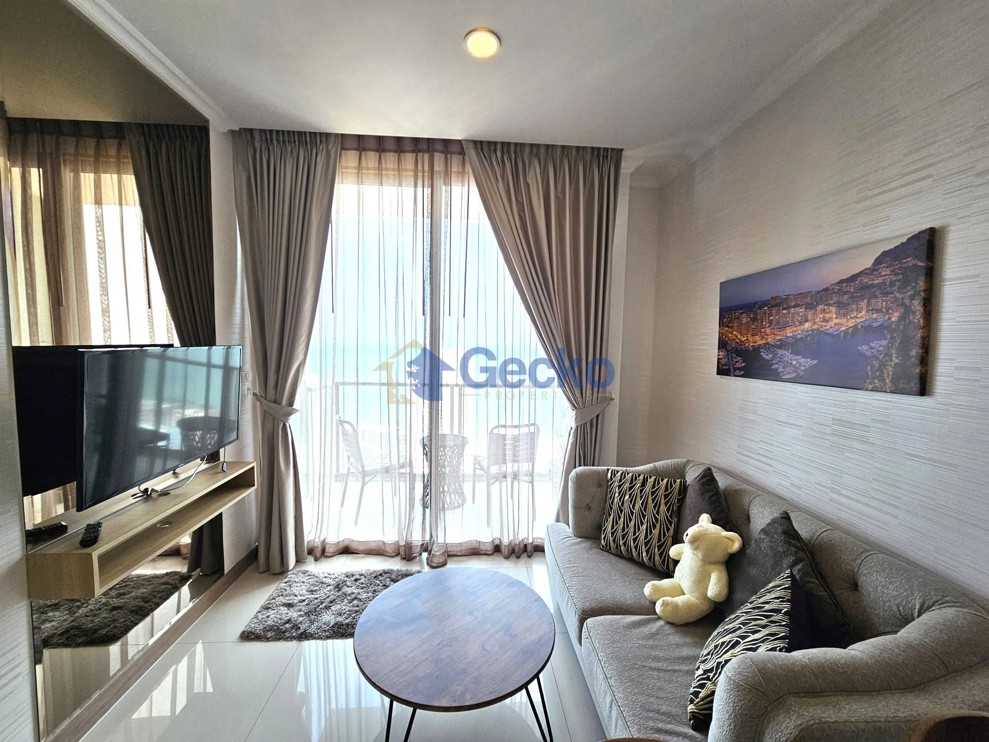 1 Bedroom Condo in The Riviera Wong Amat Beach Wongamat C013753 (Photo 1)