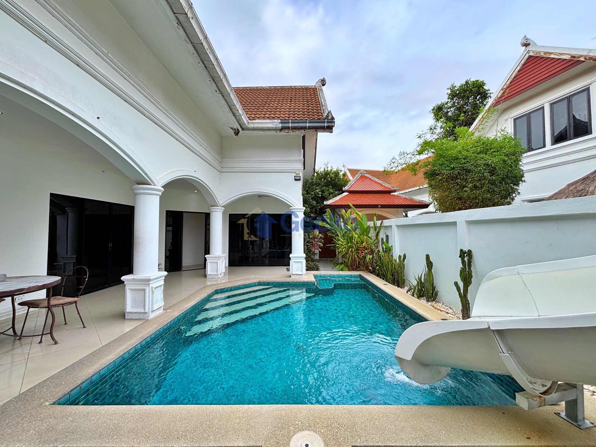 3 Bedrooms House in Ocean Lane Villas  Na Jomtien H013759