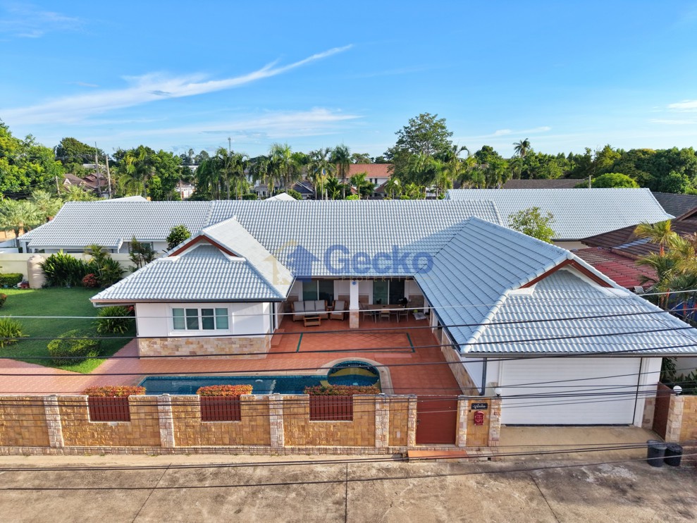 3 Bedrooms House in Impress House Village  East Pattaya H013762 (Cover Photo)