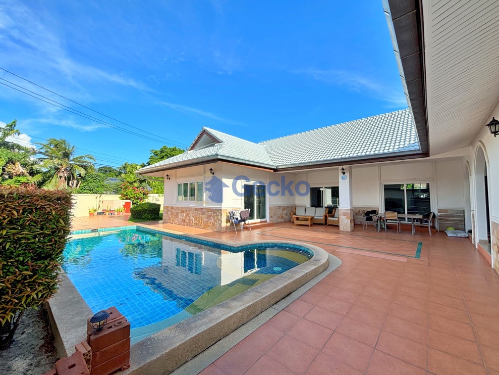 3 Bedrooms House in Impress House Village  East Pattaya H013762 (Photo 2)