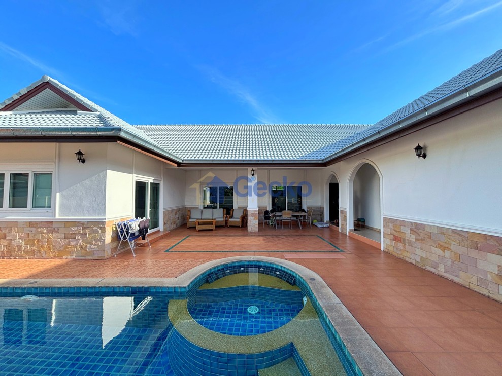 3 Bedrooms House in Impress House Village  East Pattaya H013762 (Photo 1)