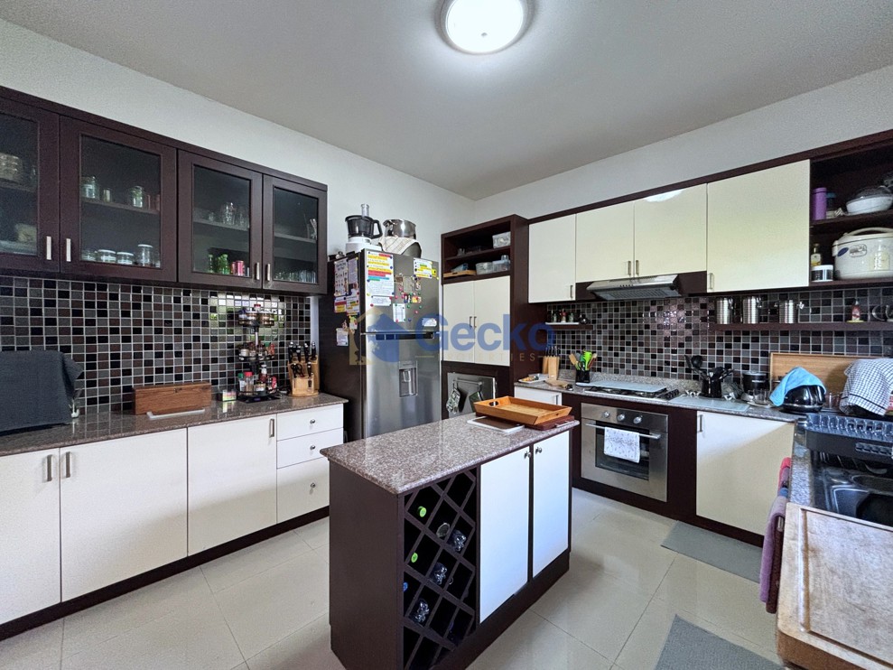 3 Bedrooms House in Impress House Village  East Pattaya H013762 (Photo 4)