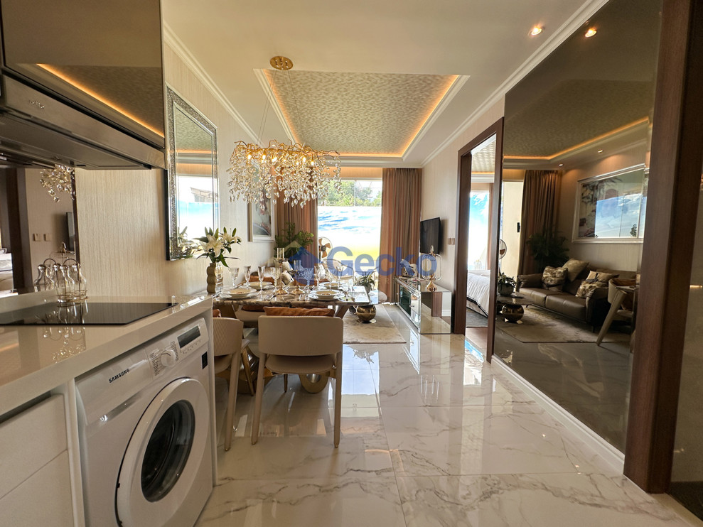 1 Bedroom Condo in The Riviera Malibu Residences Pratumnak C013763 (Photo 2)