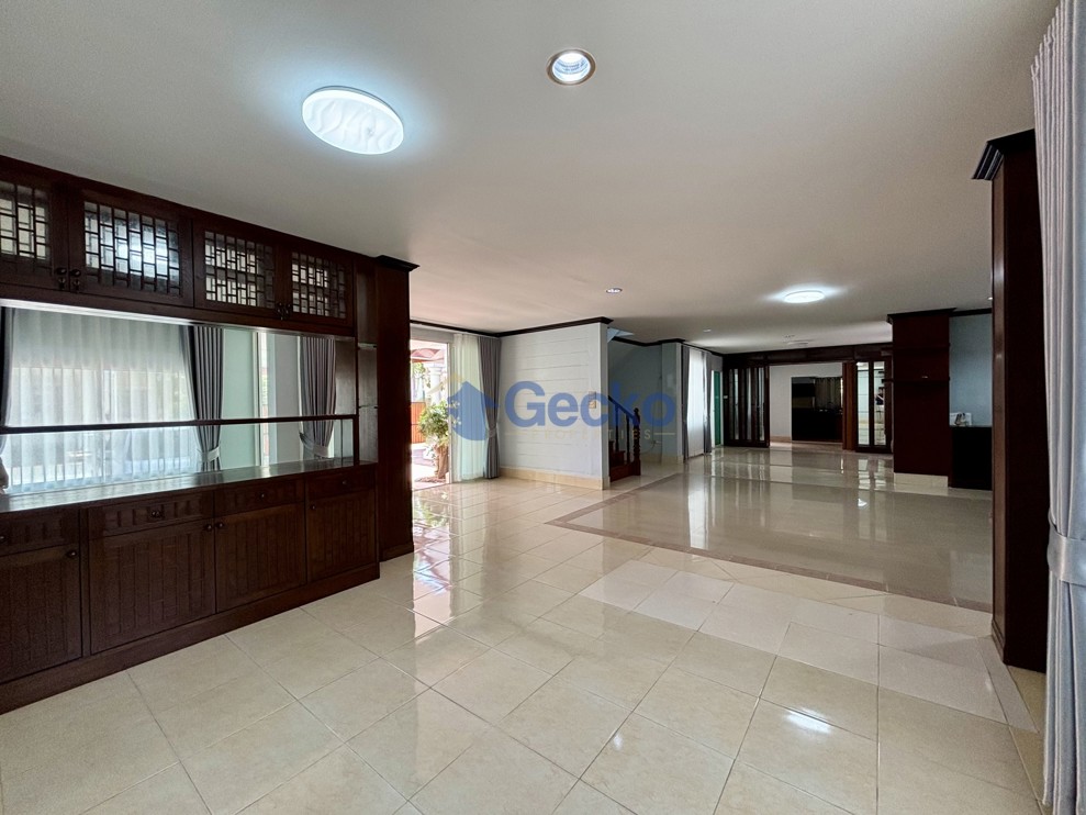 4 Bedrooms House in Park Avenue  Na Kluea H013764 (Photo 3)